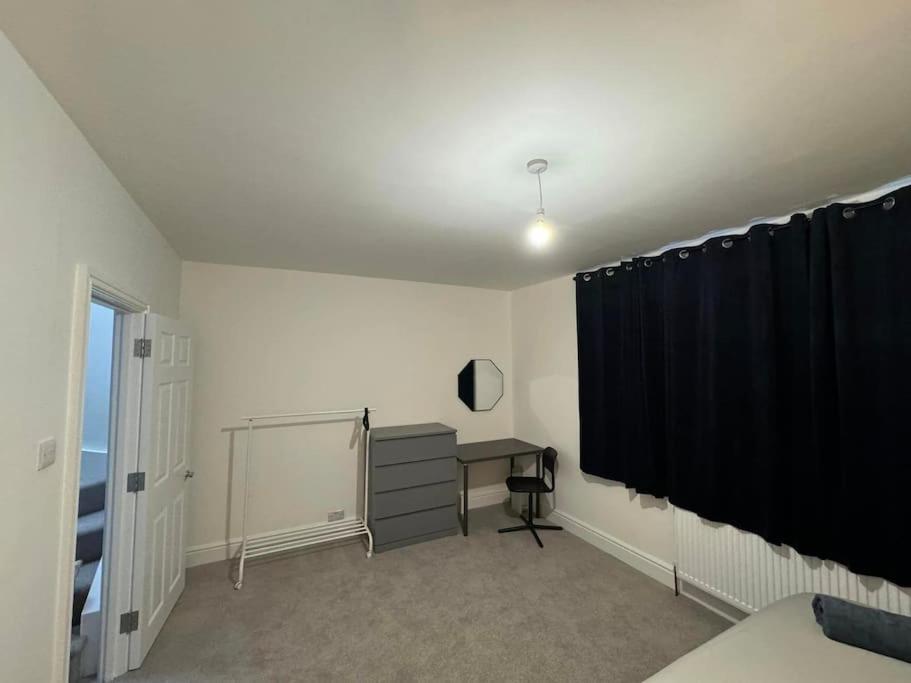 Vila Modern 5 Bed Near Excel -Big Ben Londýn Exteriér fotografie